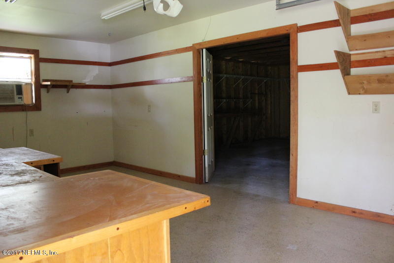 15577 Flounder Road Jacksonville, FL 32226 - Photo 29 of 35 a view of a small space