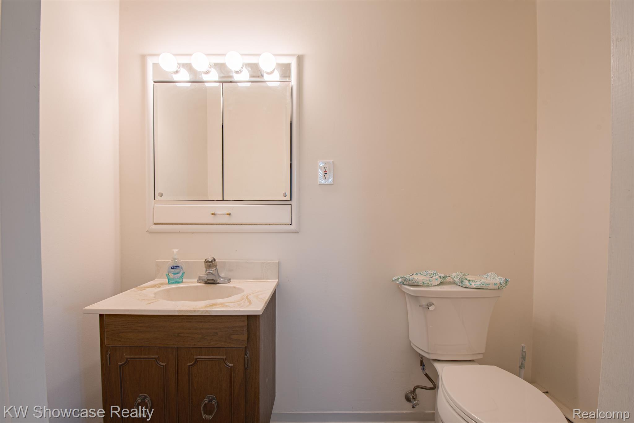5680 Eagle Road White Lake, MI 48383 - Photo 10 of 33 Gallery Image 10