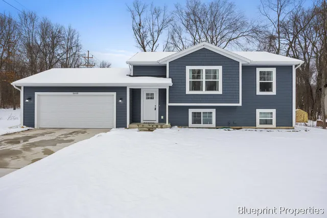 $333,500 | 3445 Grey Fox Lane, Allegan, MI 49010