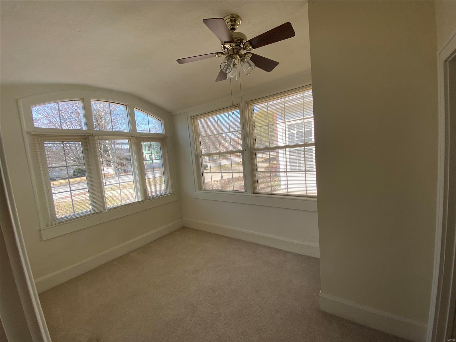 913 Henry Street Alton, IL 62002 - Photo 11 of 31
