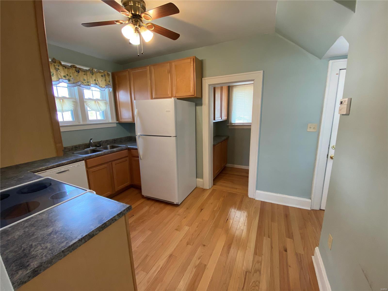 913 Henry Street Alton, IL 62002 - Photo 13 of 31