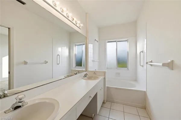 $329,000 | 9490 Village View Boulevard, Bonita Springs, FL 34135