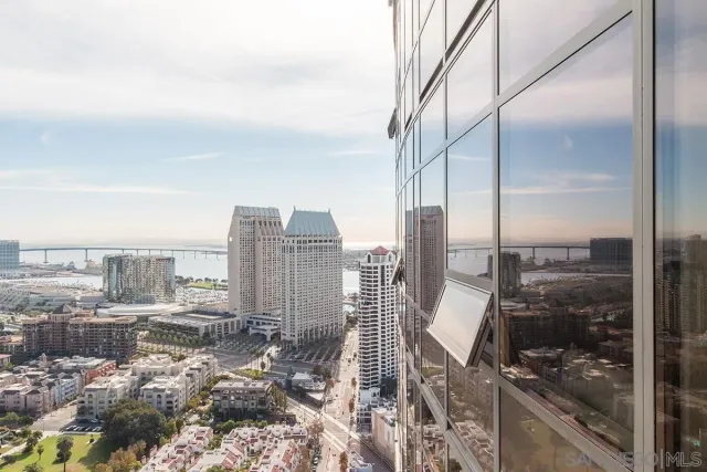 a picture of city view