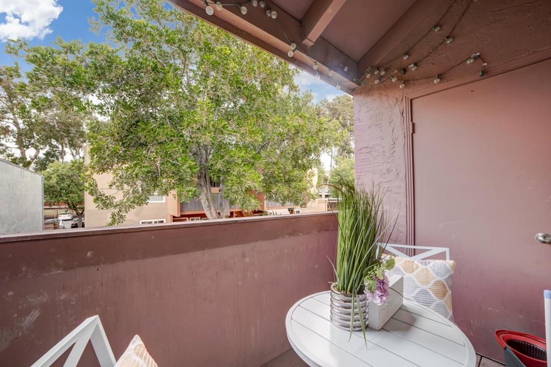 452 Dempsey Road, Unit 253 Milpitas, CA 95035 - Photo 17 of 26 a flower pot with a green field