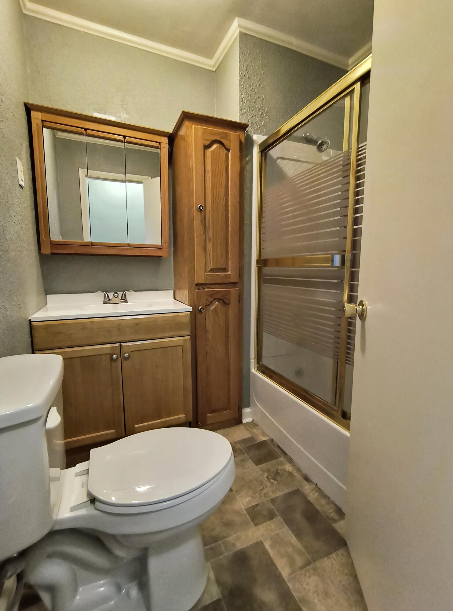 114 Clara Lee Road Rossville, GA 30741 - Photo 31 of 46 Hall Bathrm