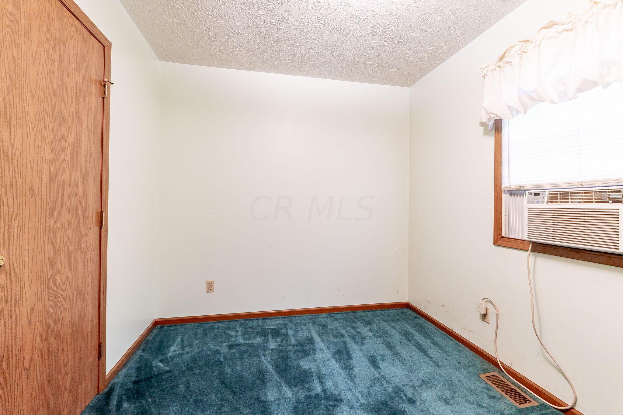 487 Meadow Lane Springfield, OH 45505 - Photo 37 of 58 487 Meadow Ln (Interior)-28