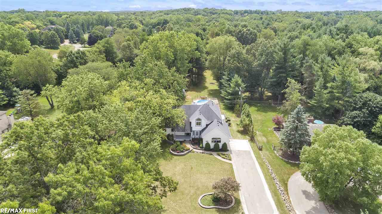 924 East Gunn Road Rochester, MI 48306 - Photo 8 of 49 31389675-7.JPG