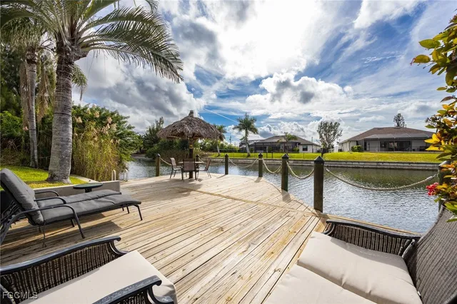 $589,000 | 402 Southwest 28th Street, Cape Coral, FL 33914