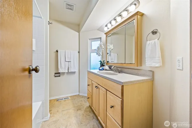 $3,150 | 3001 Smithers Court South, Renton, WA 98055