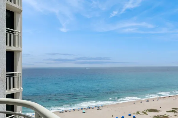 $640,000 | 3000 North Ocean Drive, Unit 18G, Singer Island, FL 33404