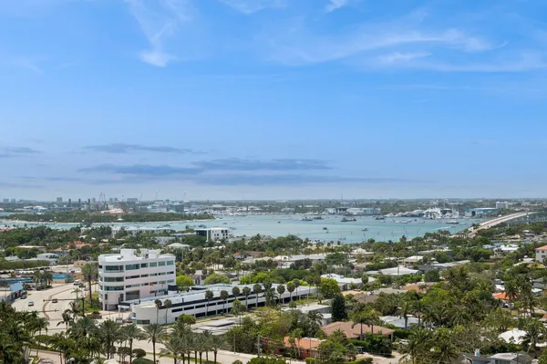 $640,000 | 3000 North Ocean Drive, Unit 18G, Singer Island, FL 33404