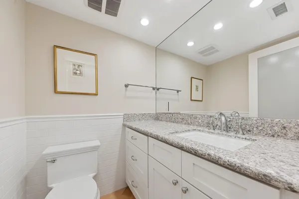 $640,000 | 3000 North Ocean Drive, Unit 18G, Singer Island, FL 33404