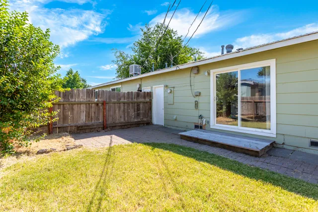 $230,000 | 3252 Daisy Street, Anderson, CA 96007