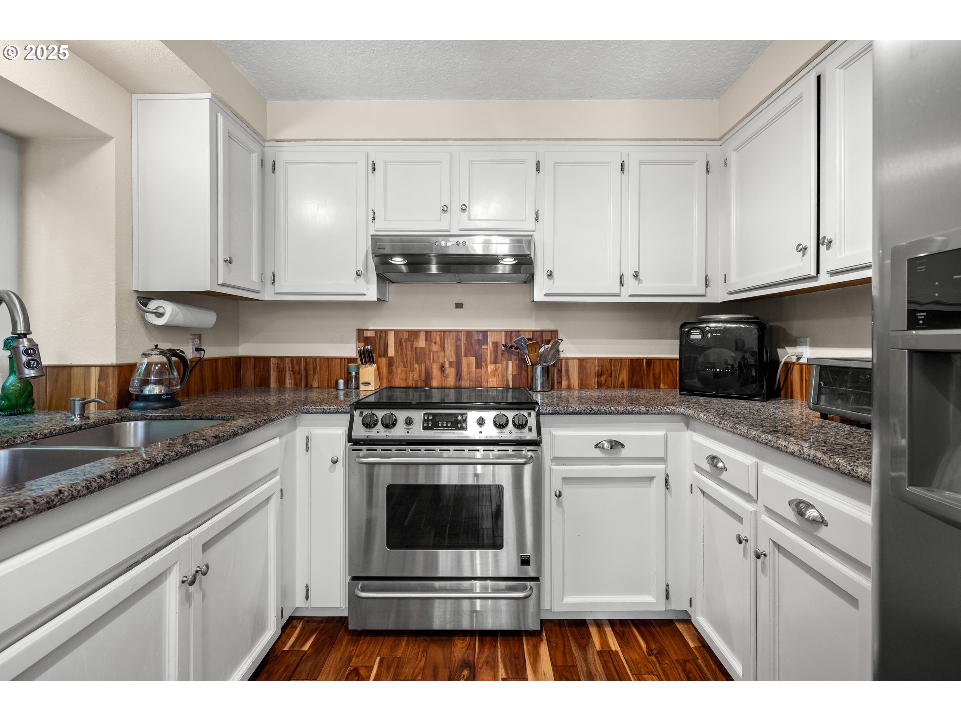 13170 Southwest Haystack Drive Beaverton, OR 97008 - Photo 12 of 27 Gallery Image 12