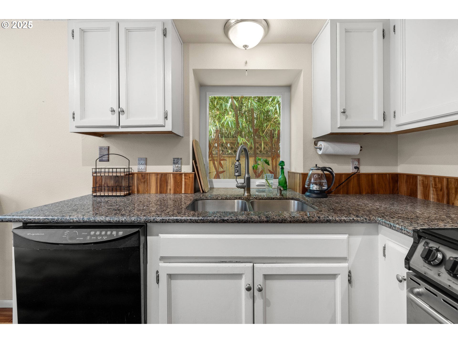 13170 Southwest Haystack Drive Beaverton, OR 97008 - Photo 9 of 27 Gallery Image 9