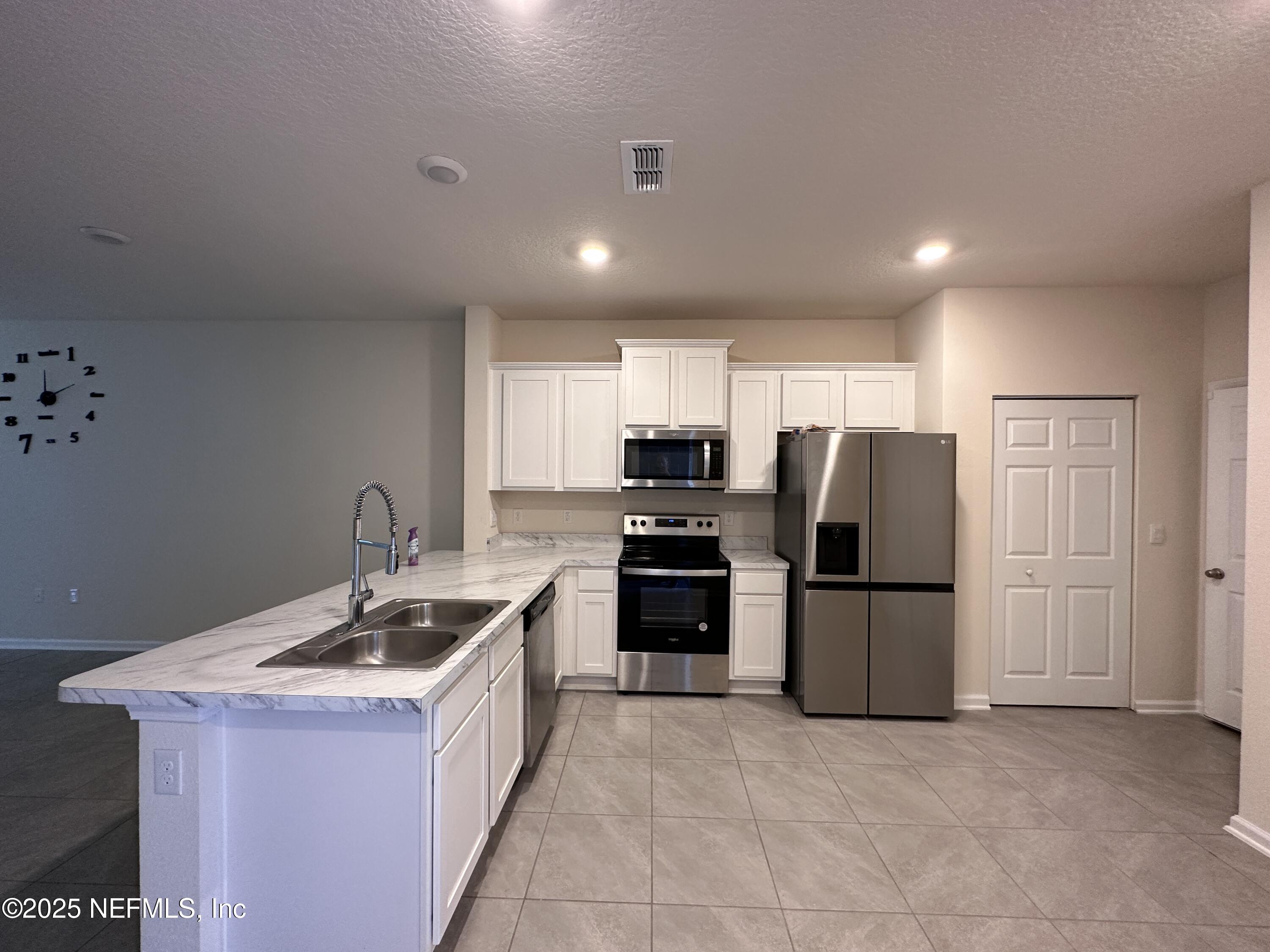 878 Observatory Parkway Jacksonville, FL 32218 - Photo 4 of 16 IMG_3609