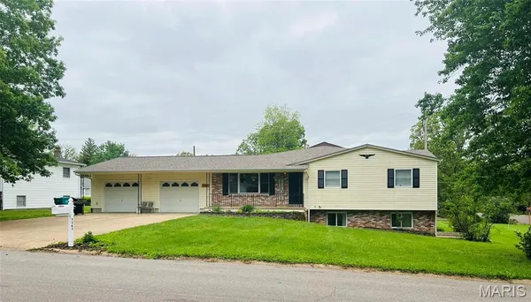 $305,000 | 1141 Alden Drive, Sullivan, MO 63080