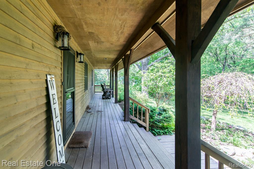 5804 Brighton Road Brighton, MI 48116 - Photo 7 of 57