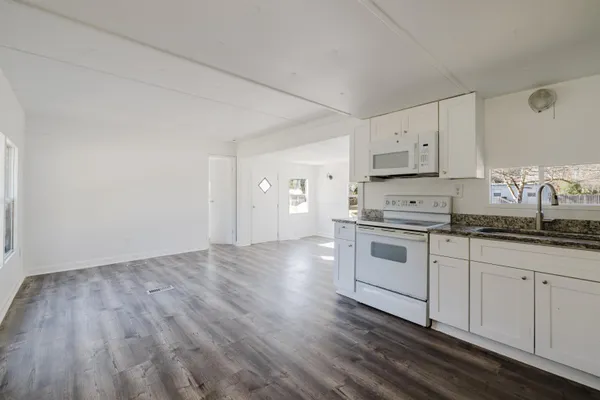 $1,200 | 1805 Cactus Drive, Loris, SC 29569