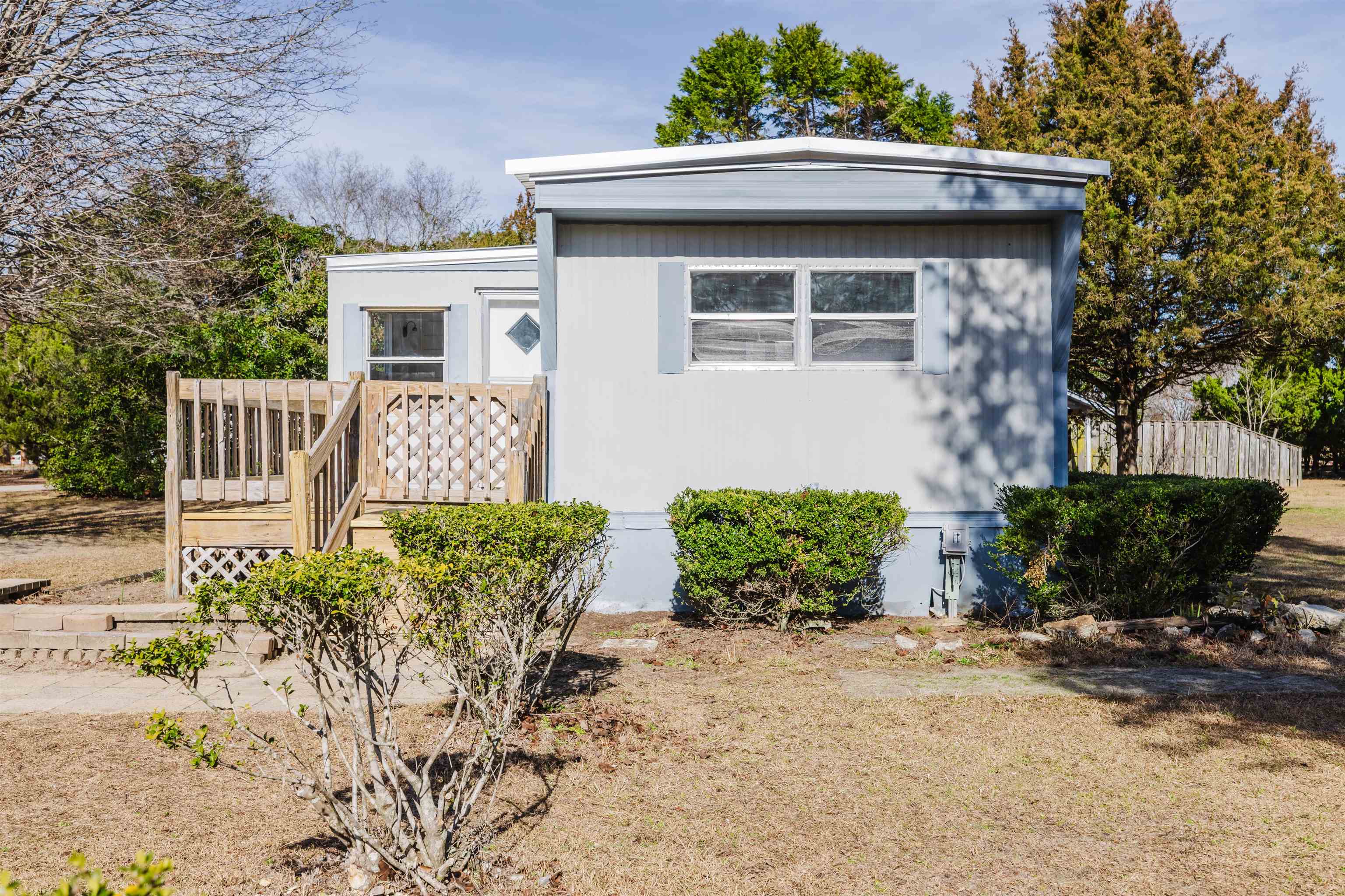 1805 Cactus Drive Loris, SC 29569 - Photo 21 of 31 View of front facade featuring a deck