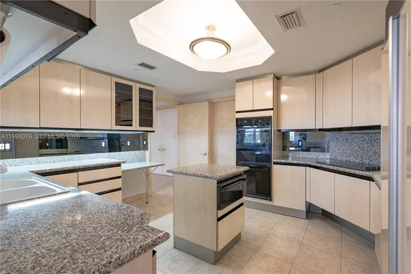 $10,000 | 445 Grand Bay Drive, Unit 711, Key Biscayne, FL 33149