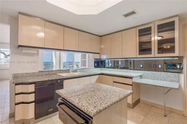$10,000 | 445 Grand Bay Drive, Unit 711, Key Biscayne, FL 33149
