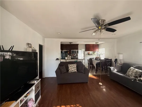 $585,000 | 512 South Willowbrook Avenue, Compton, CA 90220