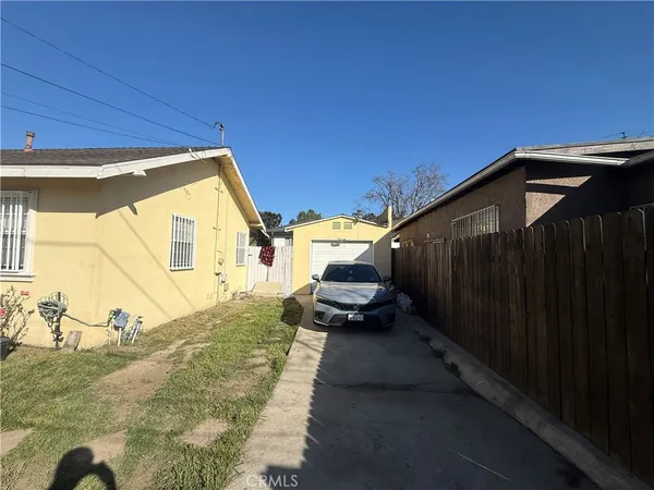 $585,000 | 512 South Willowbrook Avenue, Compton, CA 90220