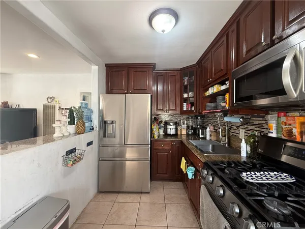 $585,000 | 512 South Willowbrook Avenue, Compton, CA 90220