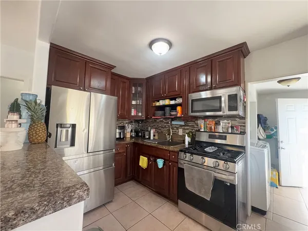 $585,000 | 512 South Willowbrook Avenue, Compton, CA 90220