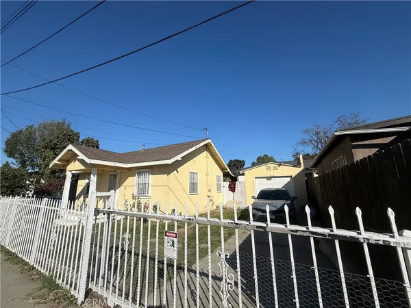 $585,000 | 512 South Willowbrook Avenue, Compton, CA 90220