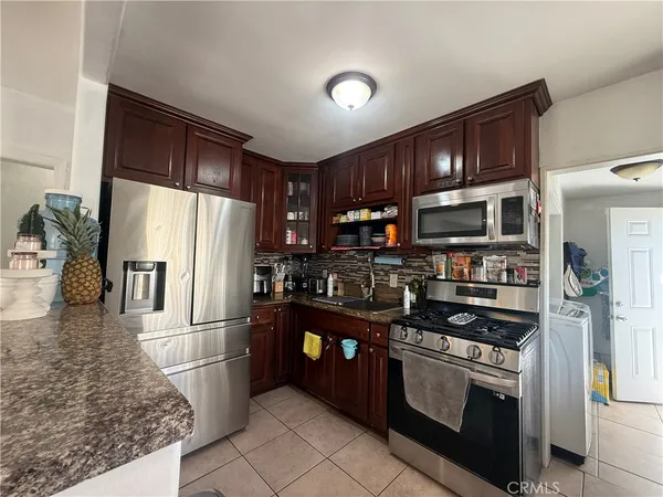 $585,000 | 512 South Willowbrook Avenue, Compton, CA 90220