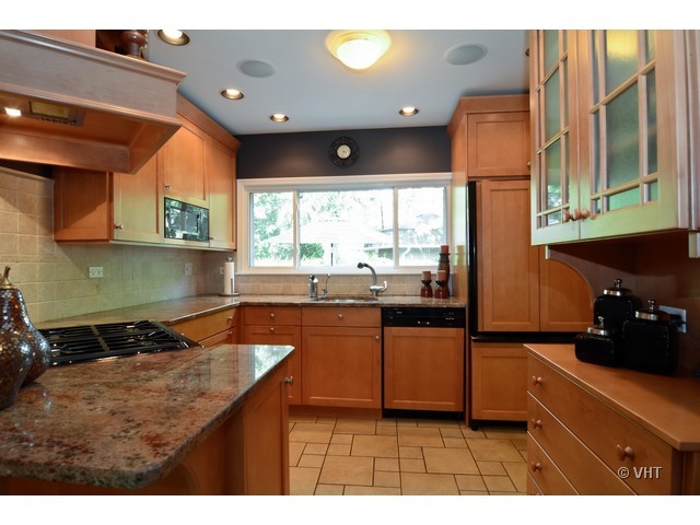 1 Burning Tree Road Rolling Meadows, IL 60008 - Photo 4 of 16