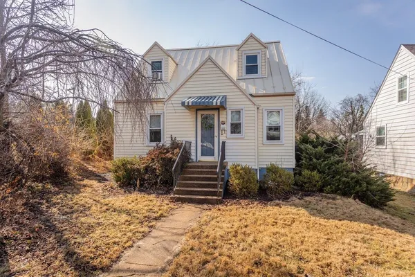 $259,900 | 455 East Elizabeth Street, Harrisonburg, VA 22802
