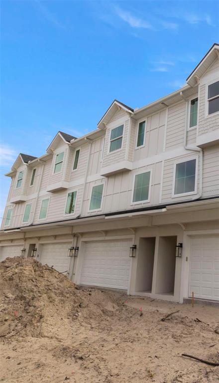 a house view with a outdoor space