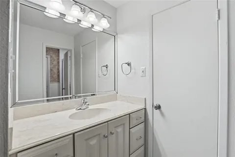 $260,000 | 306 Westview Terrace, Arlington, TX 76013