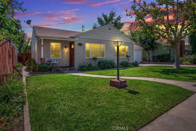 $1,100,000 | 1343 North Whitnall Highway, Burbank, CA 91505