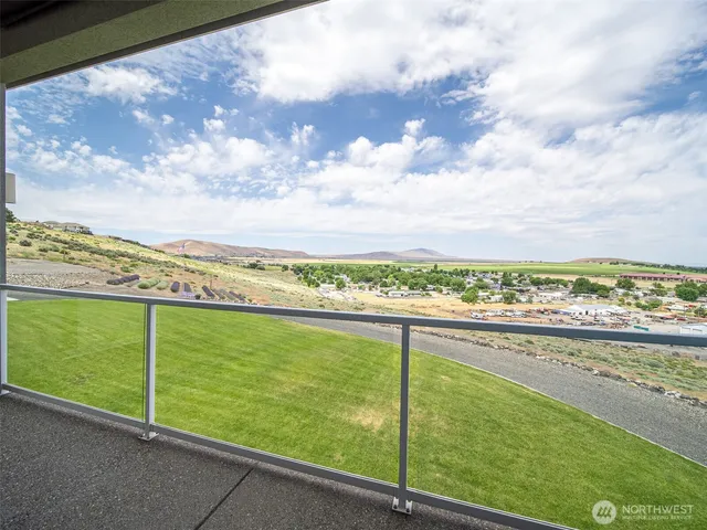 $1,499,000 | 5880 South 58th Avenue, West Richland, WA 99353