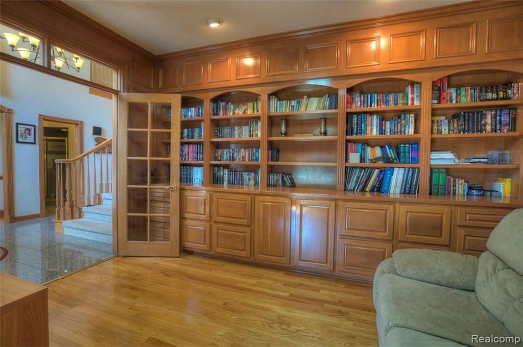 3734 Heron Ridge Drive Rochester Hills, MI 48309 - Photo 4 of 40