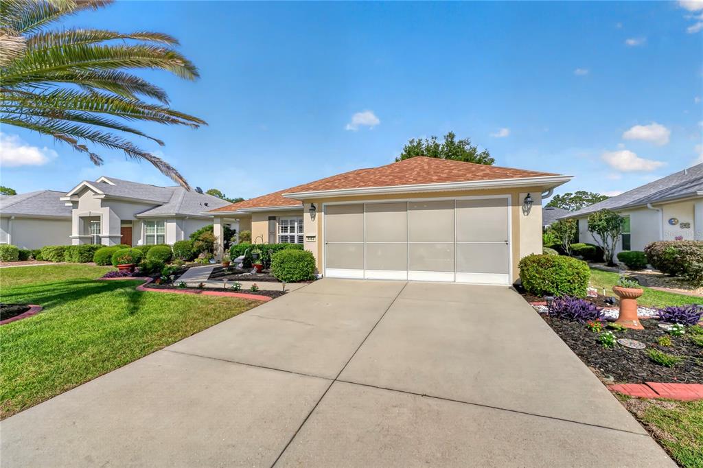 9082 Southeast 120th Loop Summerfield, FL 34491 - Photo 3 of 43