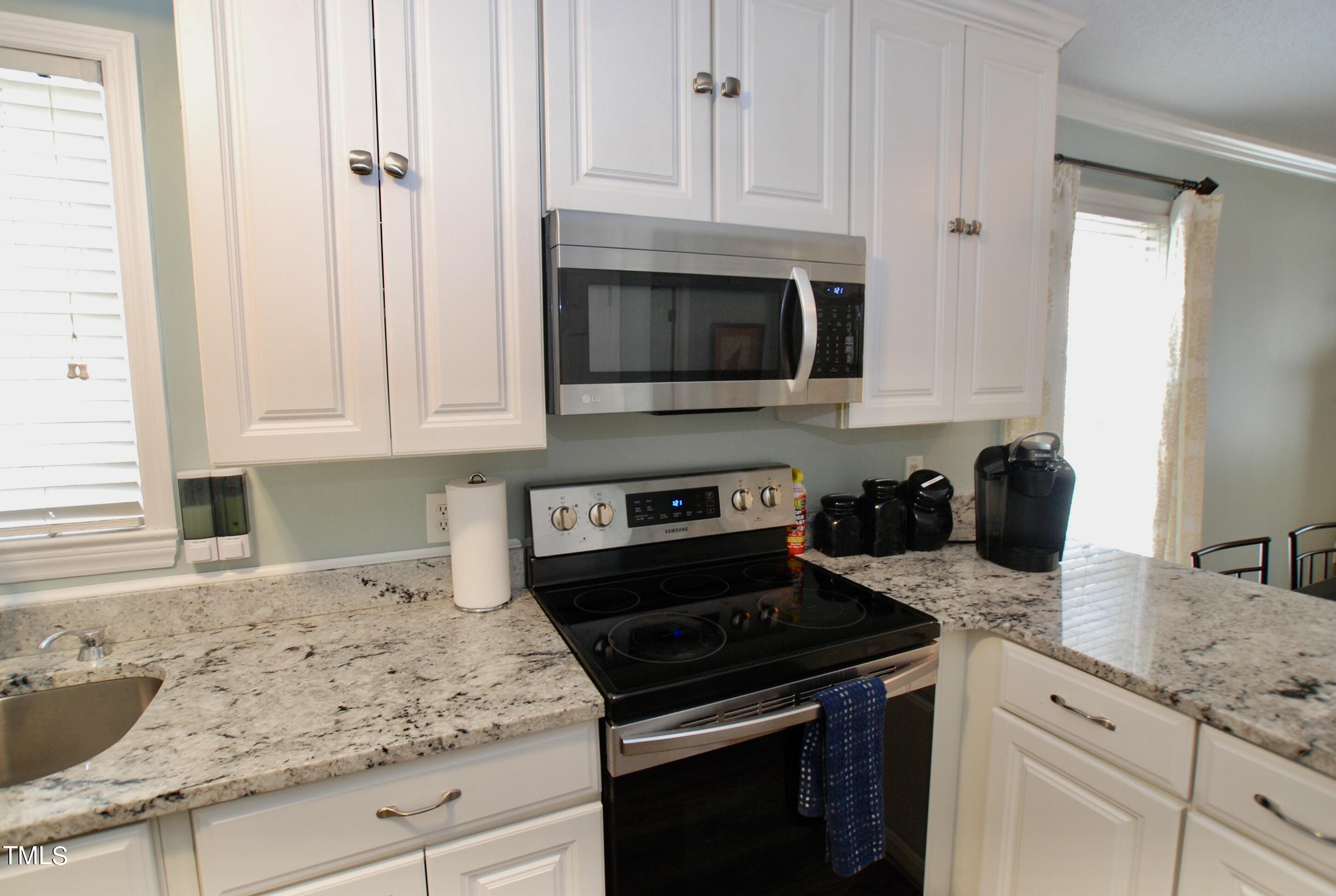 2306 Stafford Avenue, Unit D Raleigh, NC 27607 - Photo 8 of 32 DSC_4709