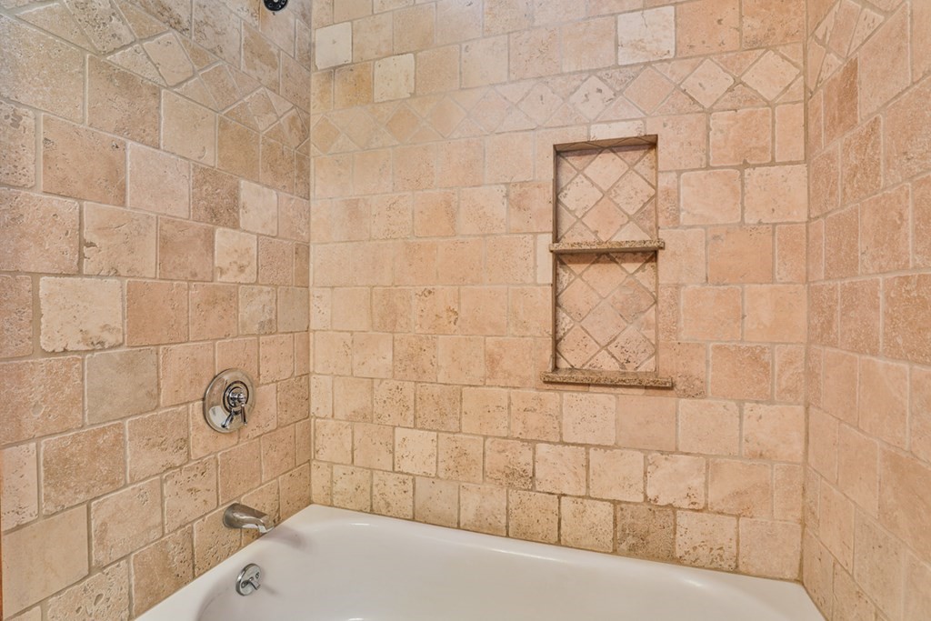9 Handel Road Billerica, MA 01821 - Photo 33 of 40 a bathroom with a bathtub