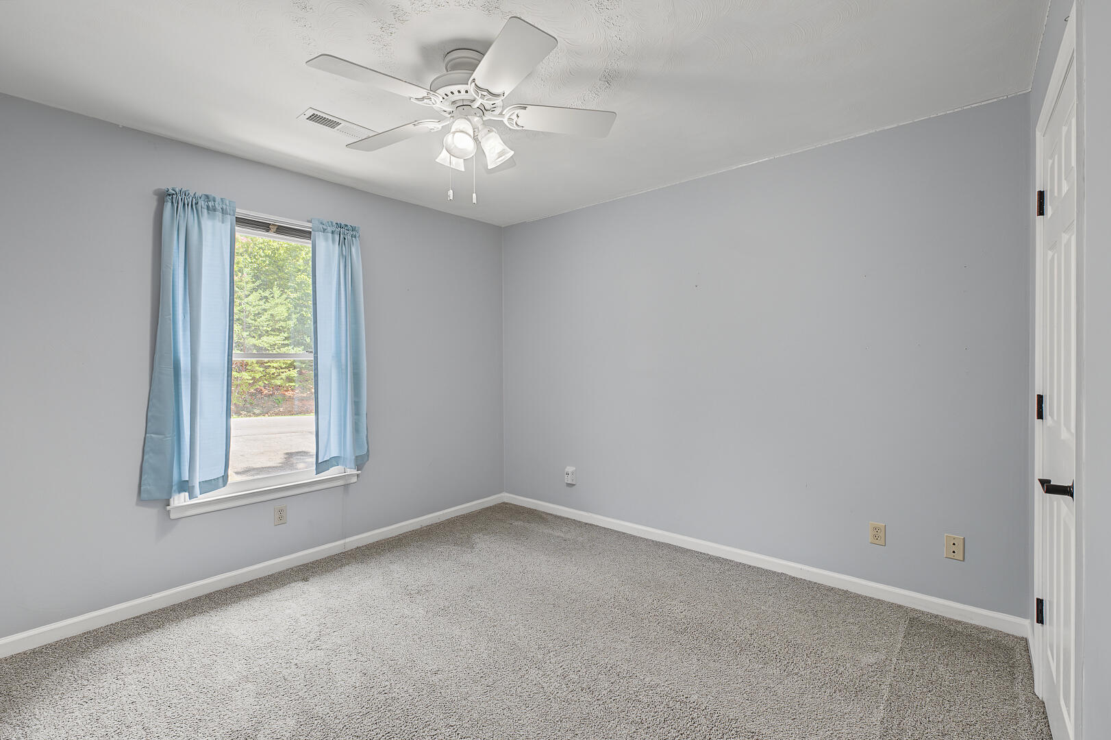121 Oak Ridge Court Blue Ridge, VA 24064 - Photo 44 of 74 121 Oak Ridge Ct-53
