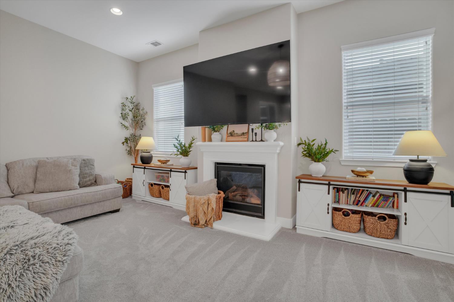 262 Gemstone Lane Ripon, CA 95366 - Photo 10 of 36