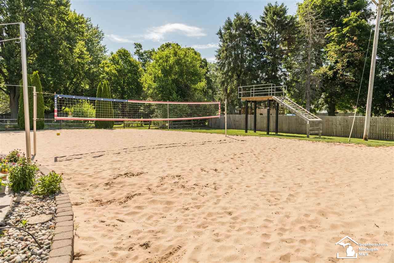 4101 Piehl Road Ottawa Lake, MI 49267 - Photo 7 of 40 VOLLEYBALL COURT