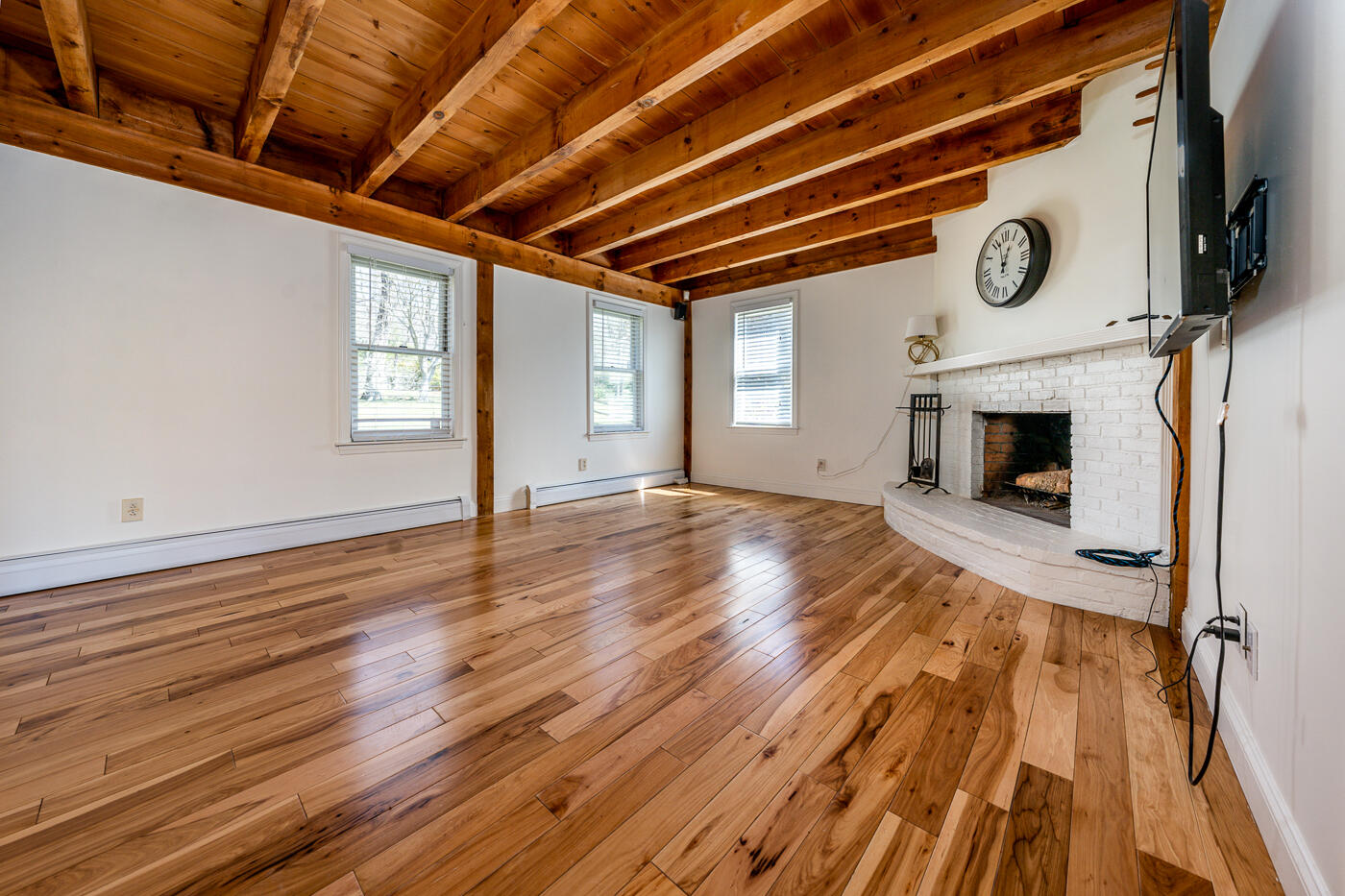 9 Rolling Ridge Lane Sandwich, MA 02563 - Photo 16 of 45 livroom1