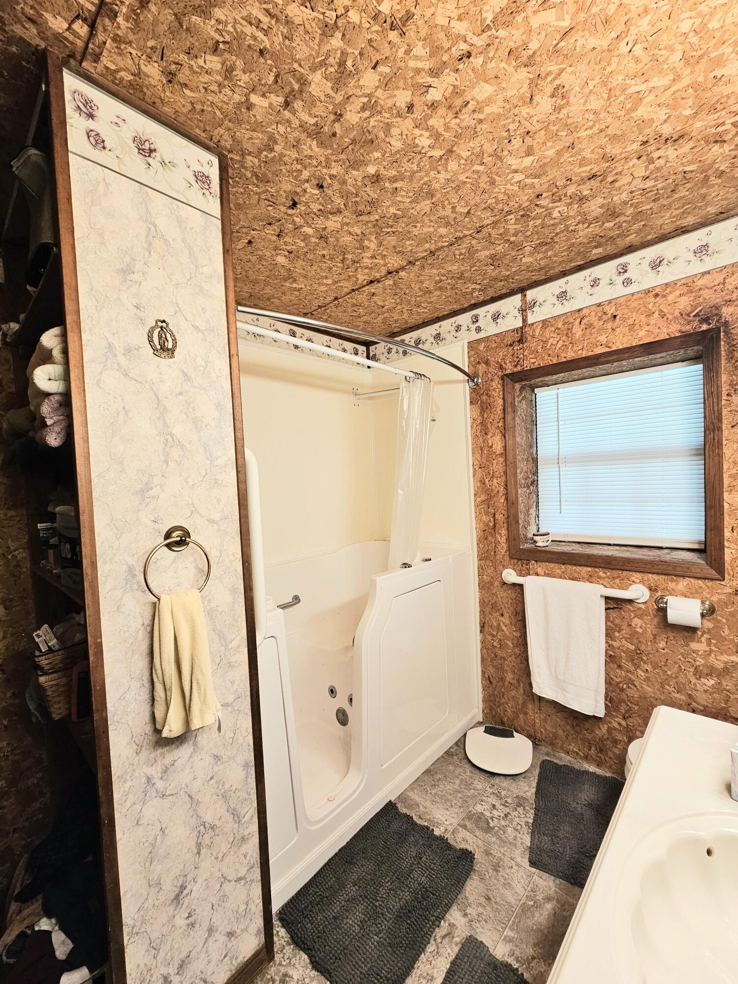 1262 Johnson Road Southeast Cleveland, TN 37323 - Photo 15 of 34 a bathroom with a granite countertop sink and a mirror