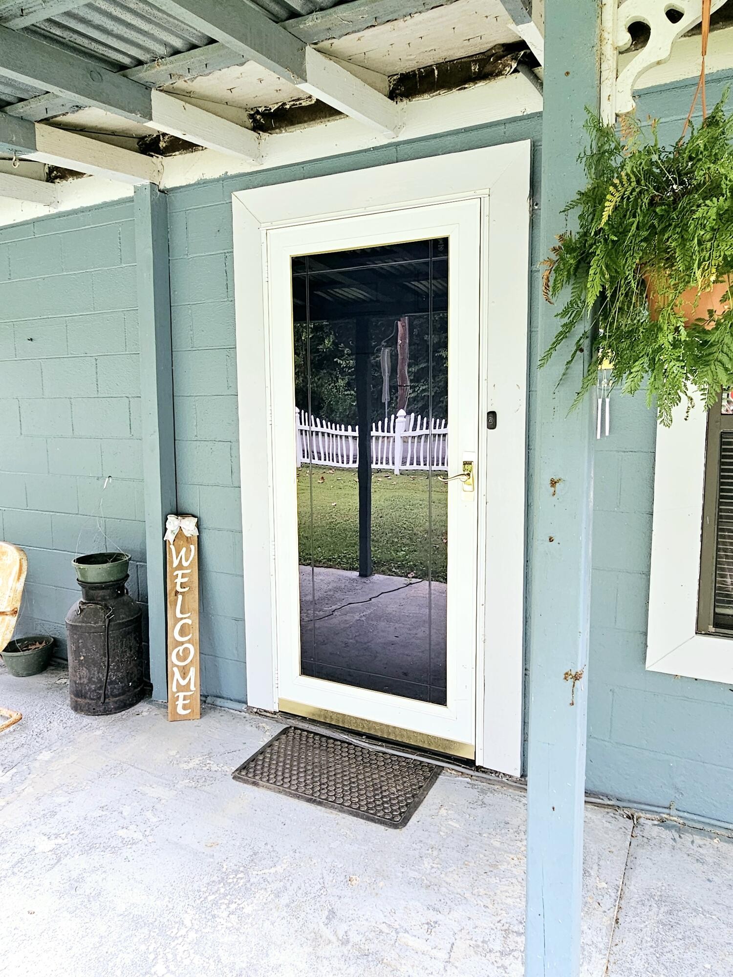 1262 Johnson Road Southeast Cleveland, TN 37323 - Photo 2 of 34 a view of entryway front of a house