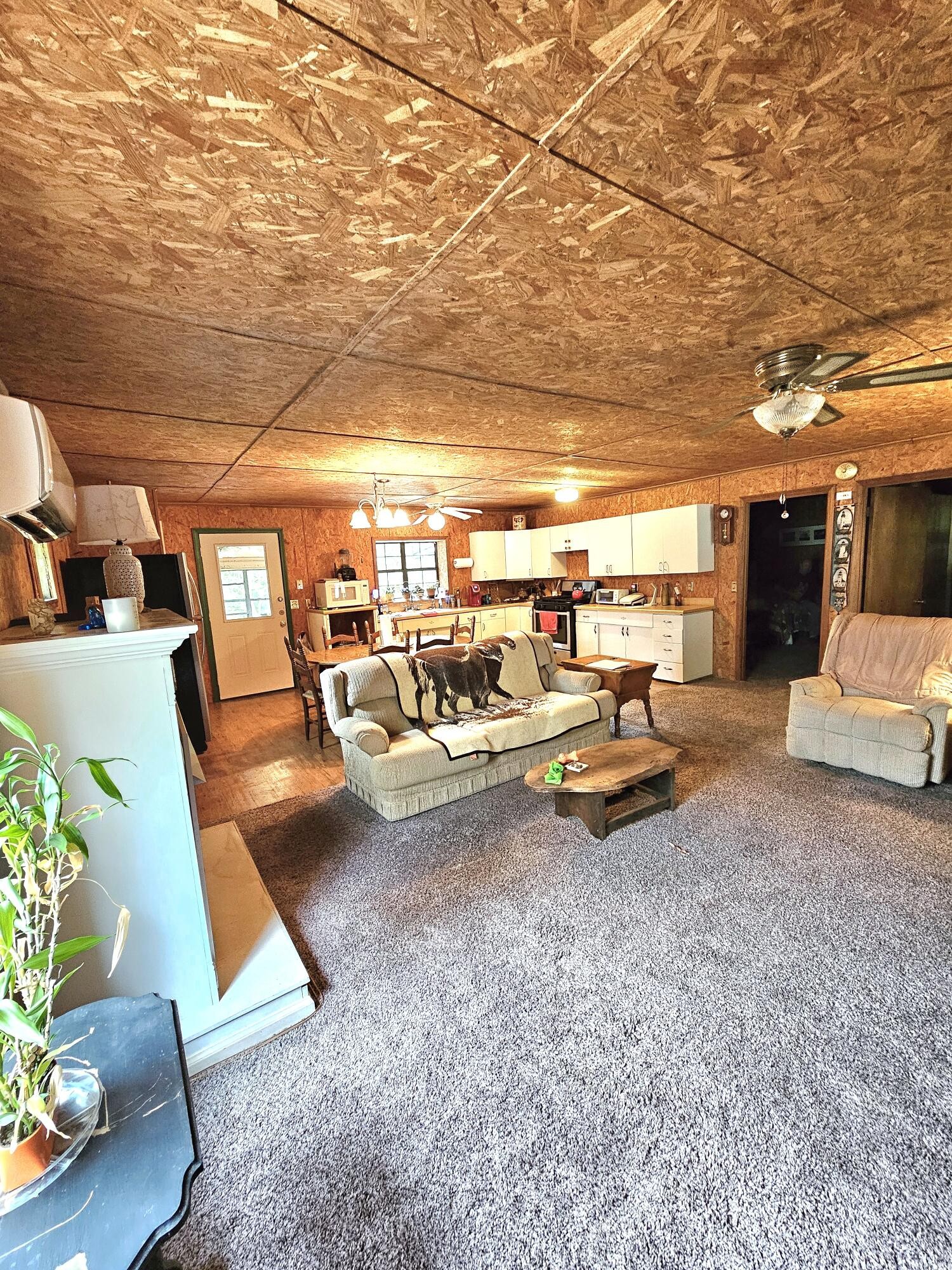 1262 Johnson Road Southeast Cleveland, TN 37323 - Photo 5 of 34 a living room with furniture and a flat screen tv