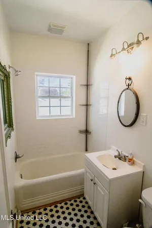 $900 | 803 North Congress Street, Unit D, Jackson, MS 39202